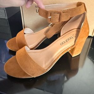 Heel Wide Fit Tan